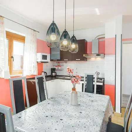 Appartamento Spacious New App For 5 Persons, Close Beach&city *