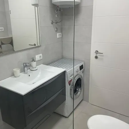 Lägenhet Spacious New App For 5 Persons, Close Beach&city *