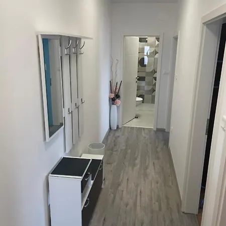 Lägenhet Spacious New App For 5 Persons, Close Beach&city *