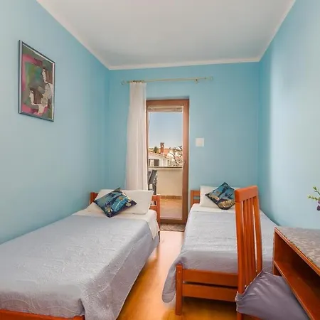 Spacious New App For 5 Persons, Close Beach&city *