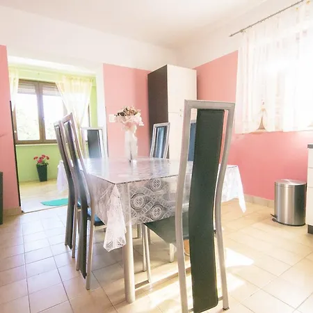 Apartment Spacious New App For 5 Persons, Close Beach&city Porec