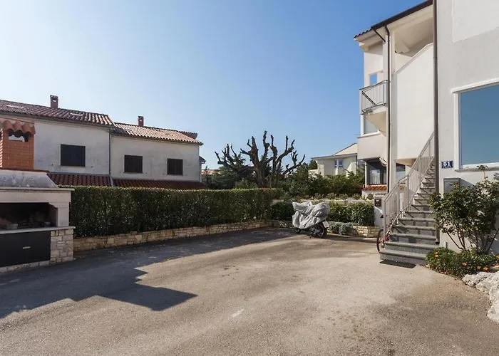 Spacious New App For 5 Persons, Close Beach&city Apartman *